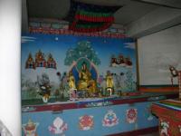 Внутри буддистского монастыря.